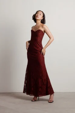 Tobi Adelyn Lace Sweetheart Maxi Dress - White