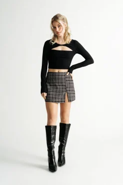 Tobi All Yours Ivory Twist Front Long Sleeve Crop Top
