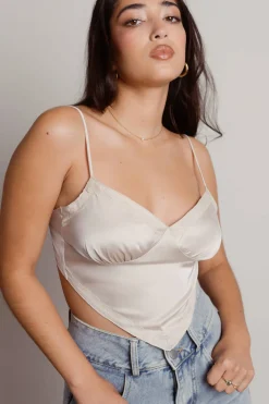 Tobi Behind Her Eyes Crop Top - Champagne