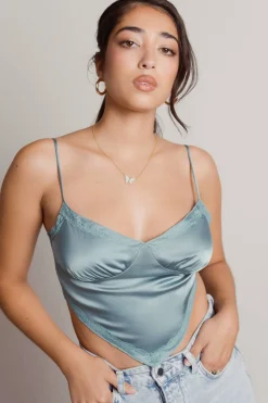 Tobi Behind Her Eyes Crop Top - Champagne