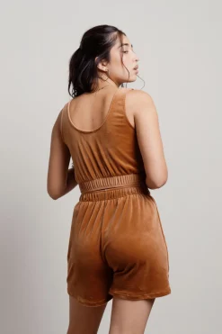 Tobi Cordae Velour Top And Short Lounge Set - Rust