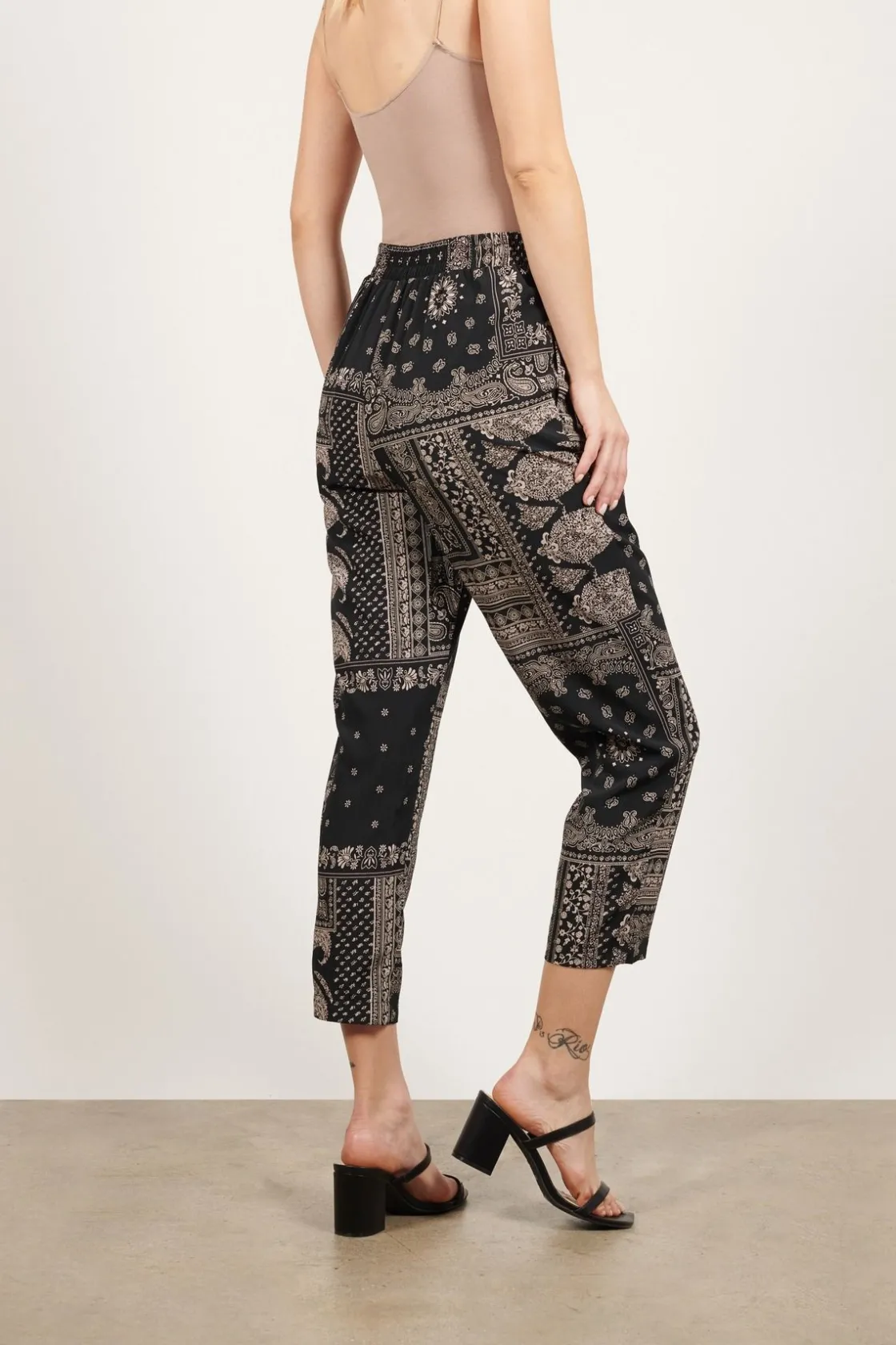 Tobi Elephante Cropped Pants -