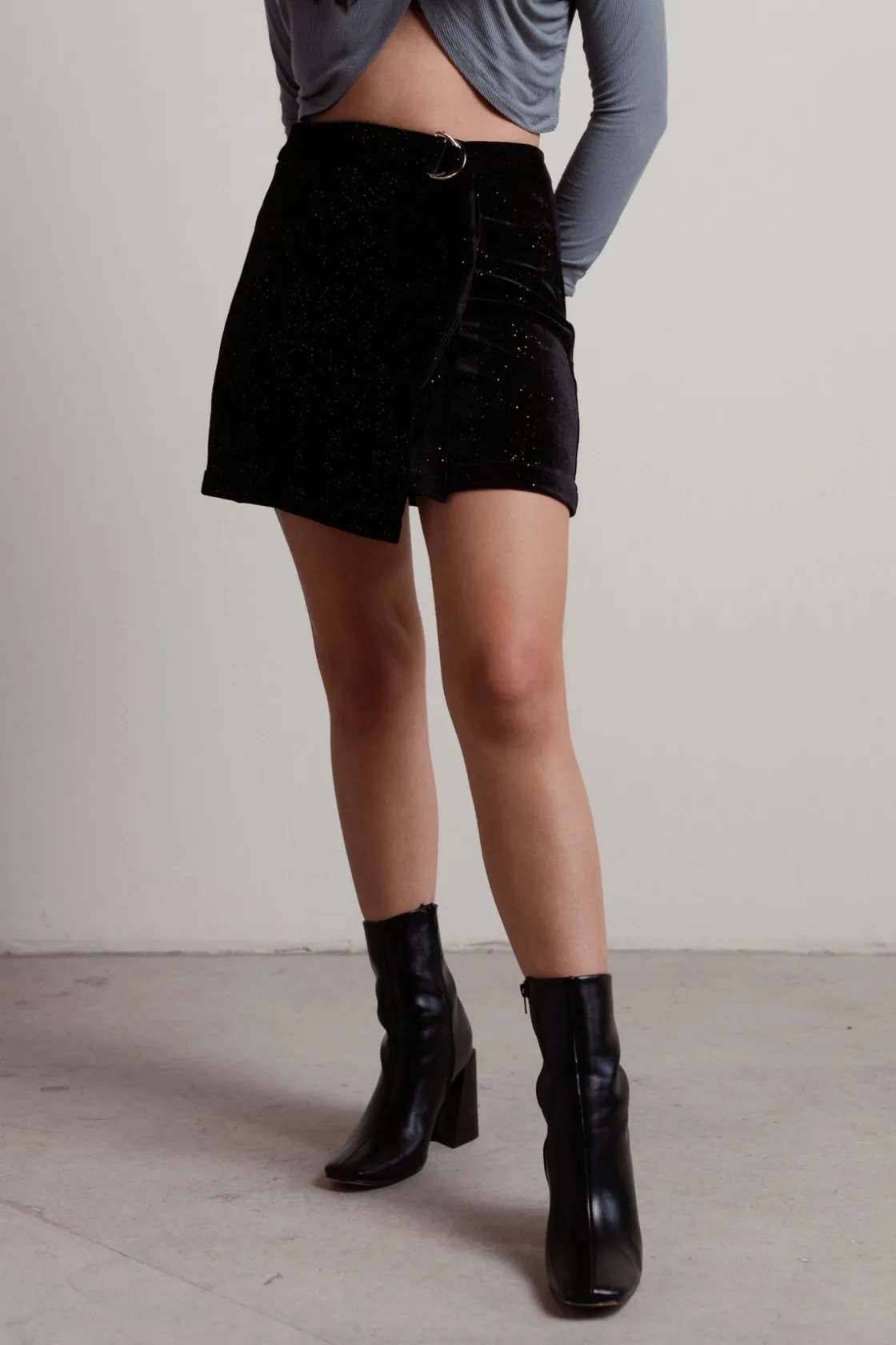 Tobi Flirty Girl Glitter Mini Skirt -