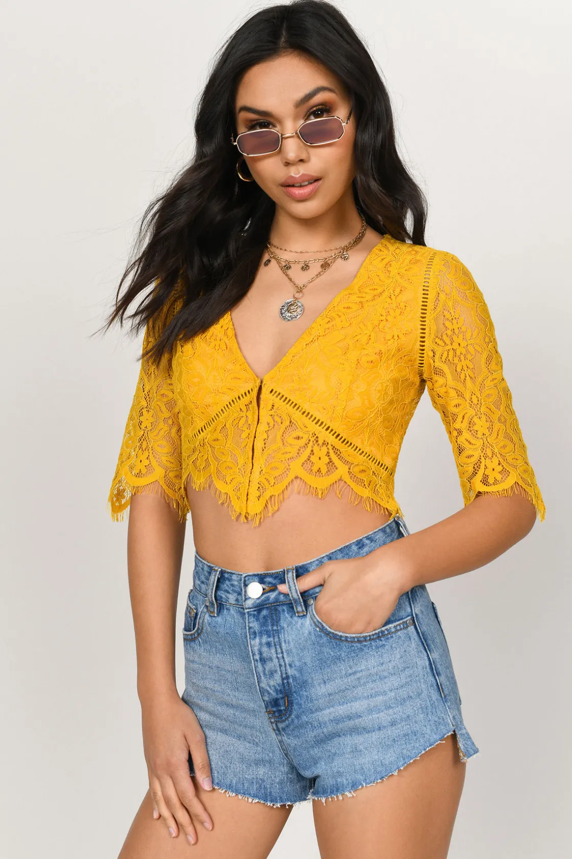 Tobi Harbor Raw Hem Shorts -