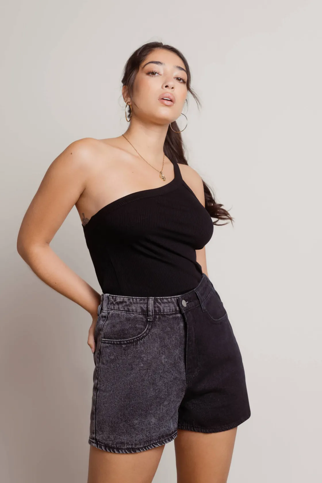 Tobi Iggy One Shoulder Top - Beige
