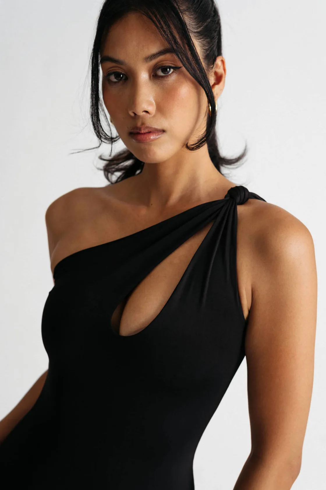 Tobi Jazmine Black One Shoulder Bodycon Midi Dress