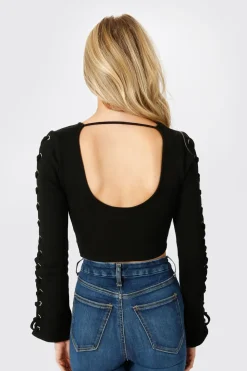 Tobi Knot Sorry Crop Top - Red