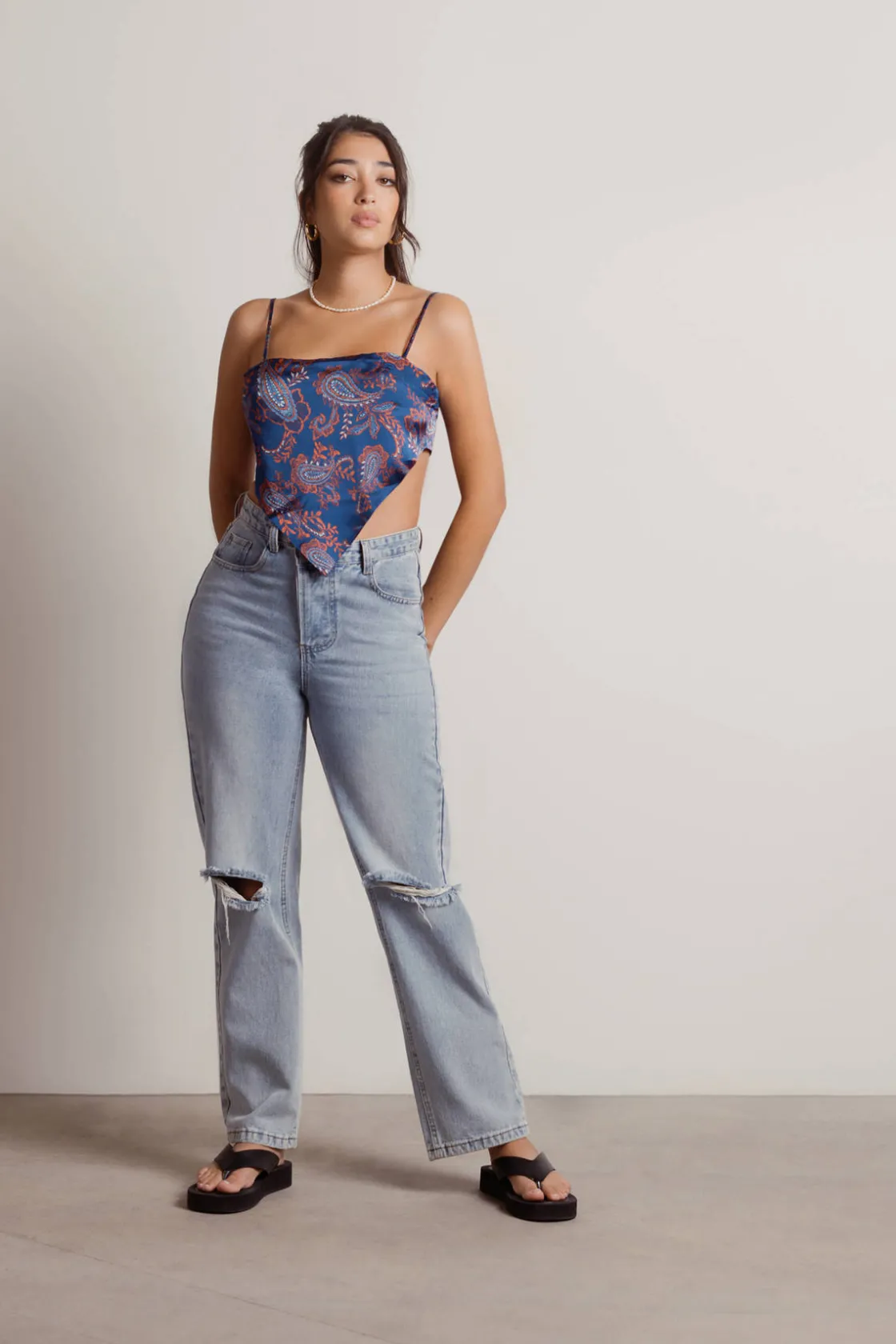 Tobi Lasso In Crop Top -