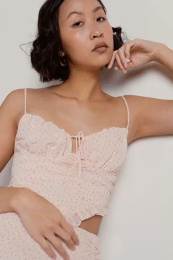 Tobi Let Me Know Crop Top - Floral Off-White