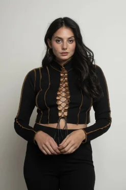Tobi Moira Crop Top -