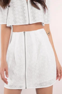 Tobi Out Of Sight Lace Mini Skirt -