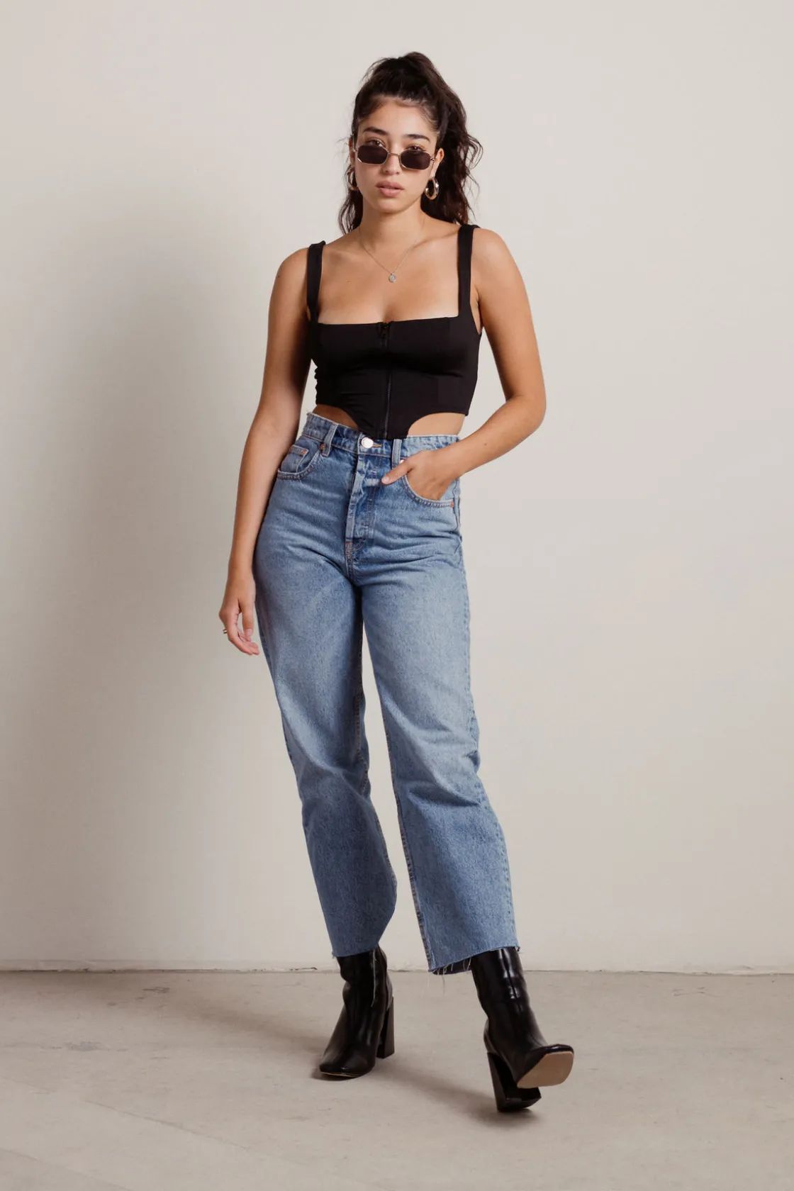 Tobi Out Of The Way Crop Top -