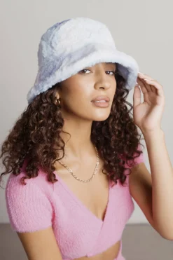 Tobi Psyche Fluffy Bucket Hat -