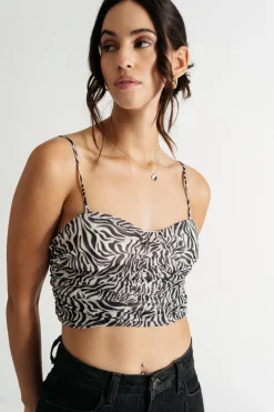 Tobi Reaching Too Much Crop Top - Buff