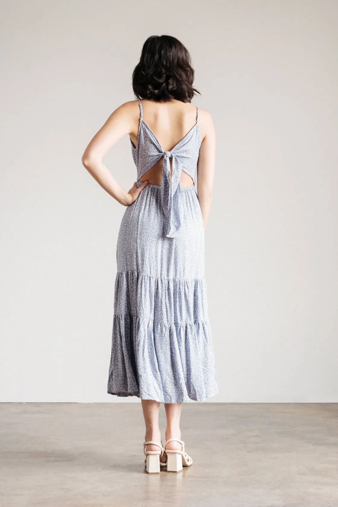 Tobi Swing By Floral Tiered Midi Dress -