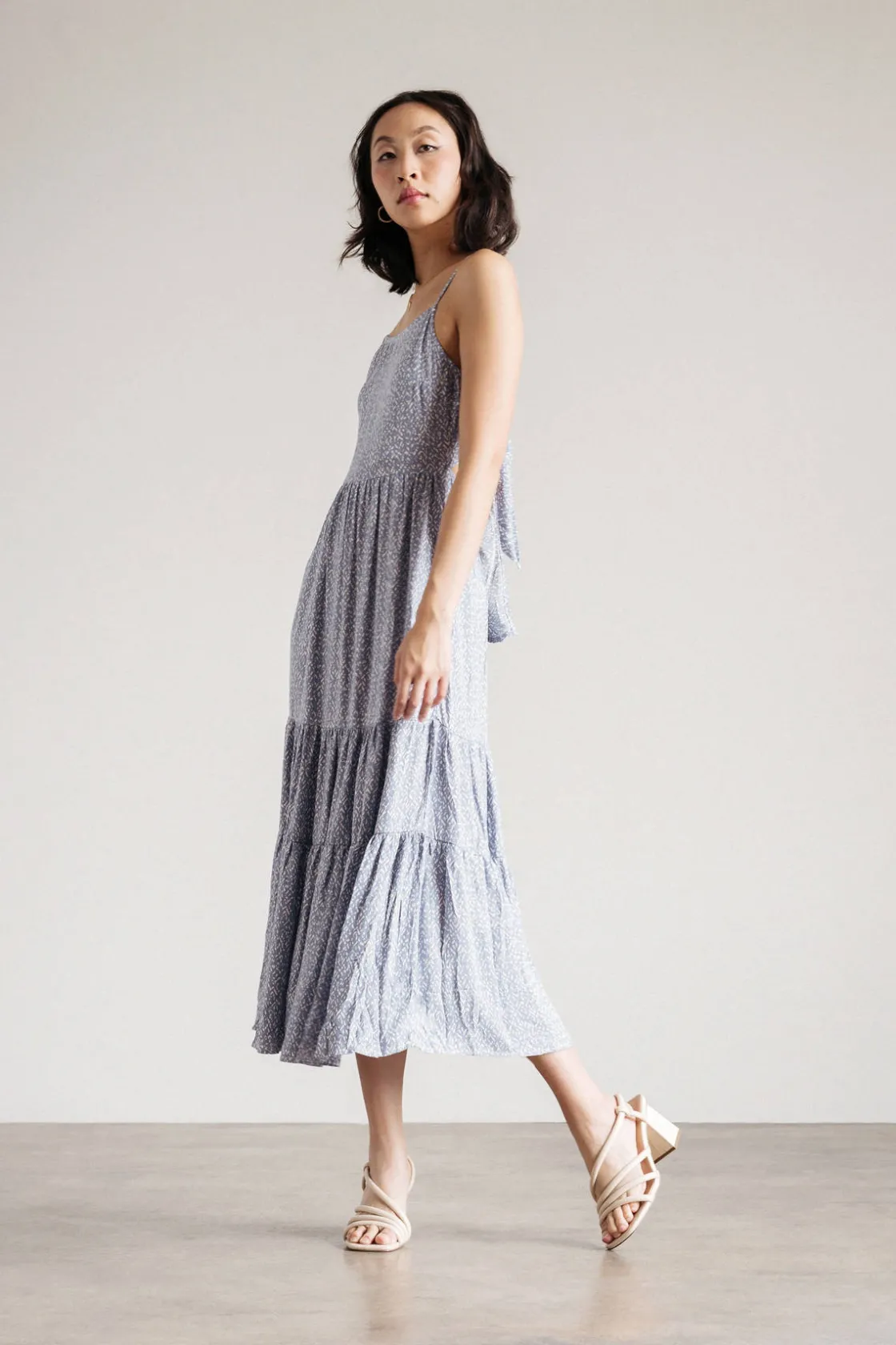 Tobi Swing By Floral Tiered Midi Dress -