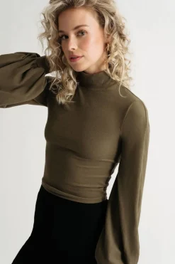 Tobi Winter Basics Crop Top -
